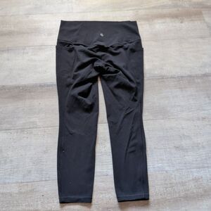 Athleta Leggings Womens M Black Tight Pockets High Rise Capri Yoga Gym